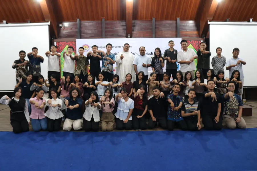 Siswa-Siswi SMA Ikut Rekoleksi untuk Pertumbuhan Spritual dan Karakter